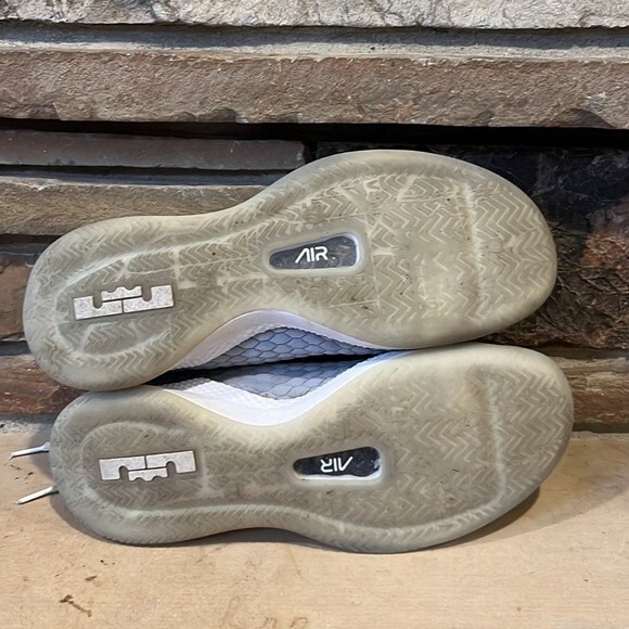 Nike Lebron Witness 3 Wolf Grey BQ9819-002 - Picture 12 of 13